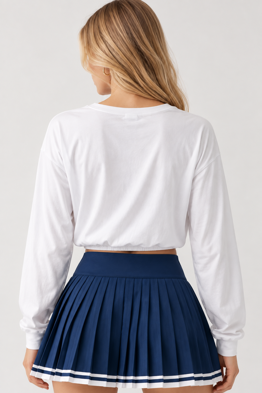 women's white polyester cropped sweatshirt with round neck and full sleeves